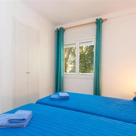 Velazquez-1 By Interhome *